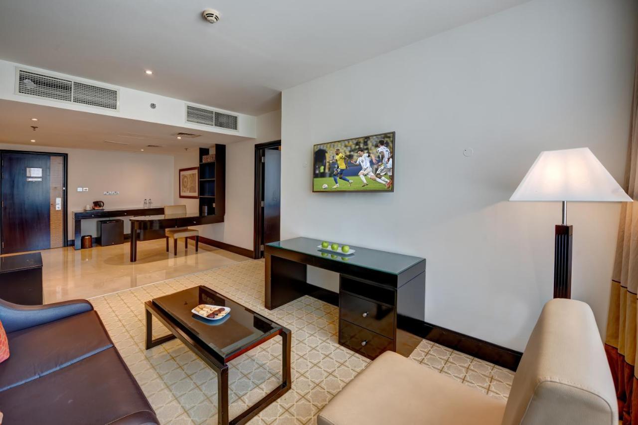 Holiday Inn Dubai Al Barsha By Ihg Exterior foto
