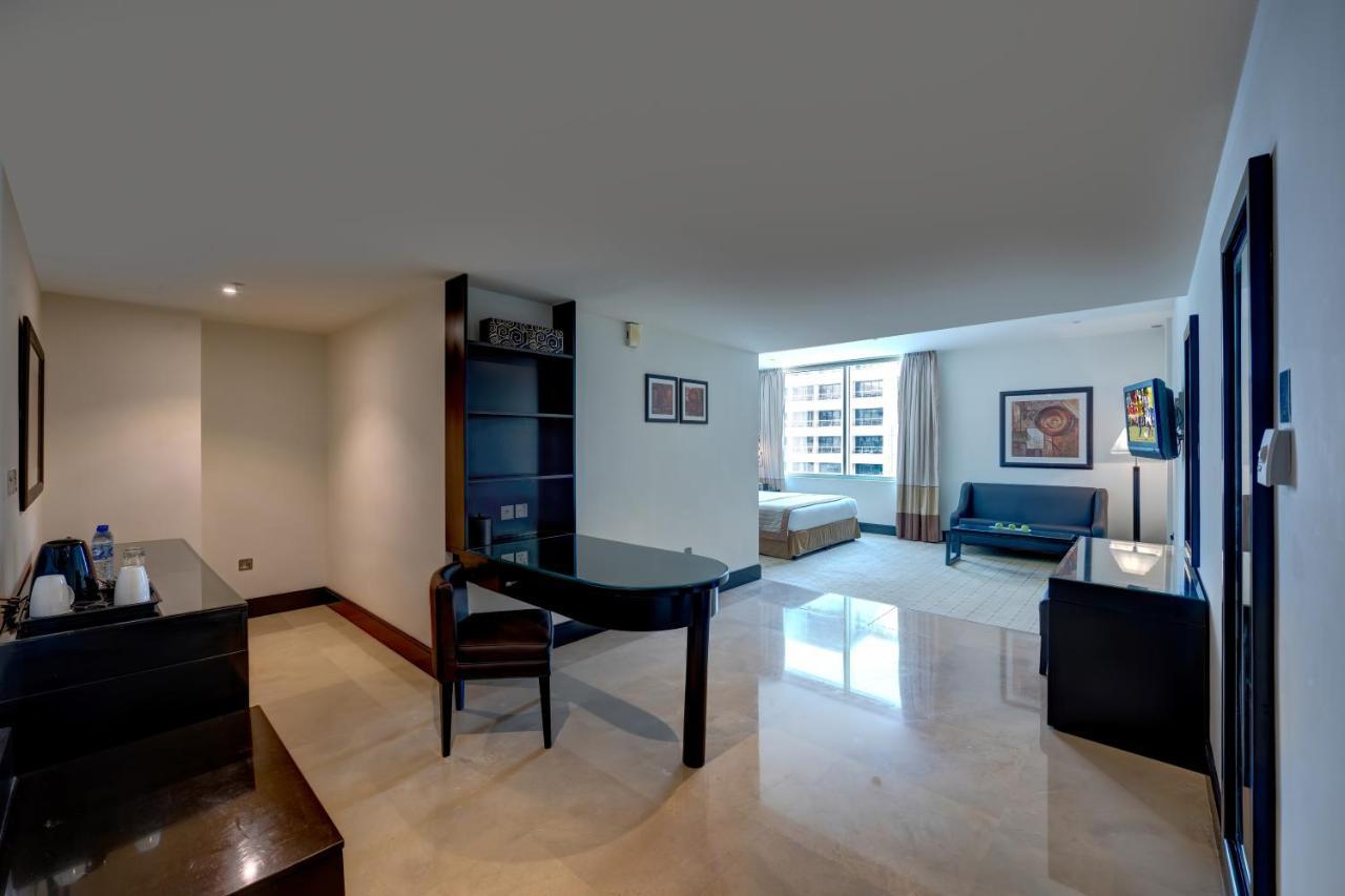 Holiday Inn Dubai Al Barsha By Ihg Exterior foto